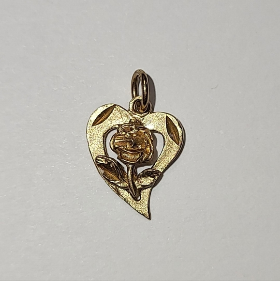 14K YELLOW GOLD HEART & ROSE PENDANT - Picture 5 of 5